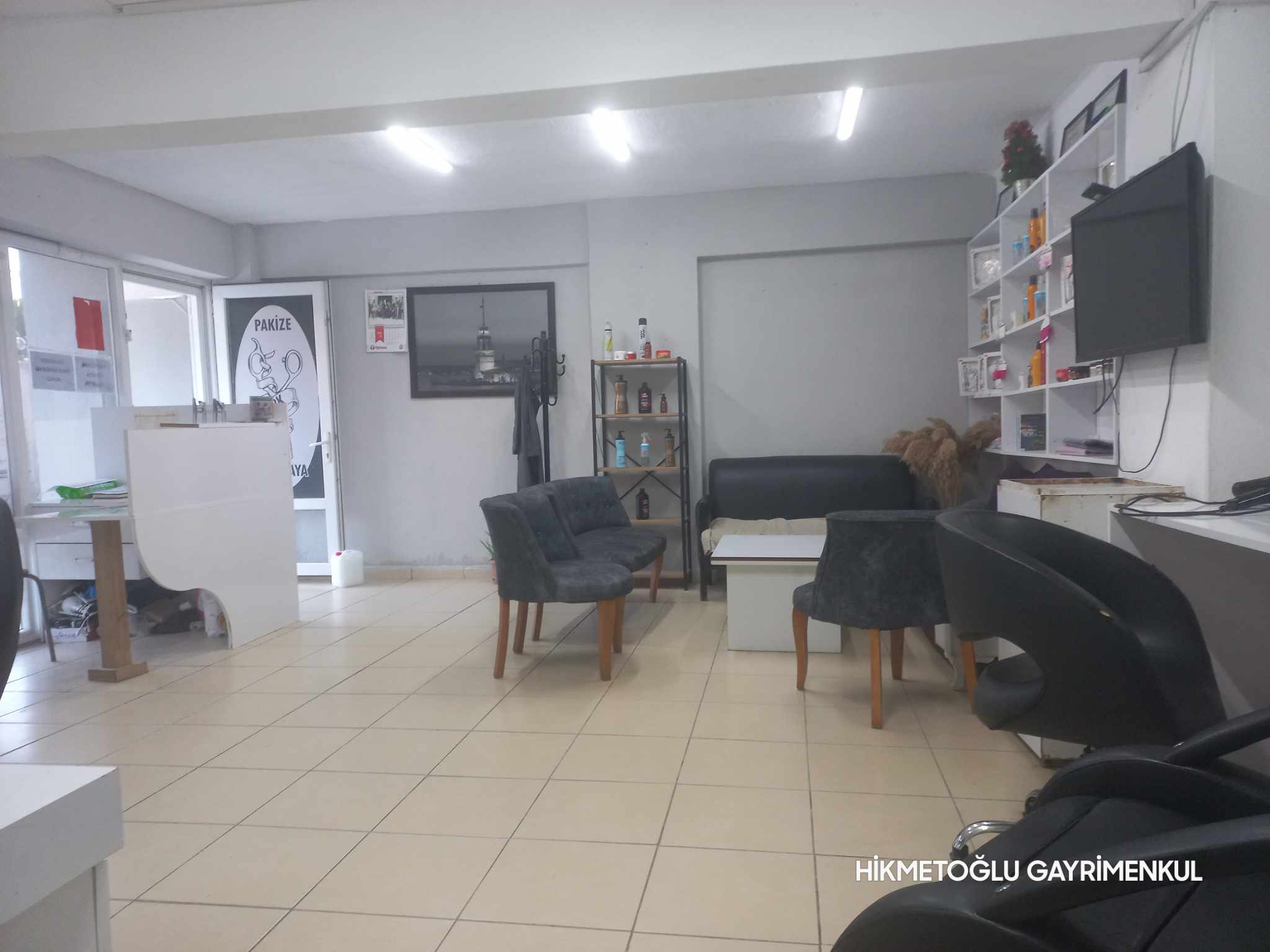 KARAHASANLI  MAHALLESİNDE SATILIK İŞYERLERİ 