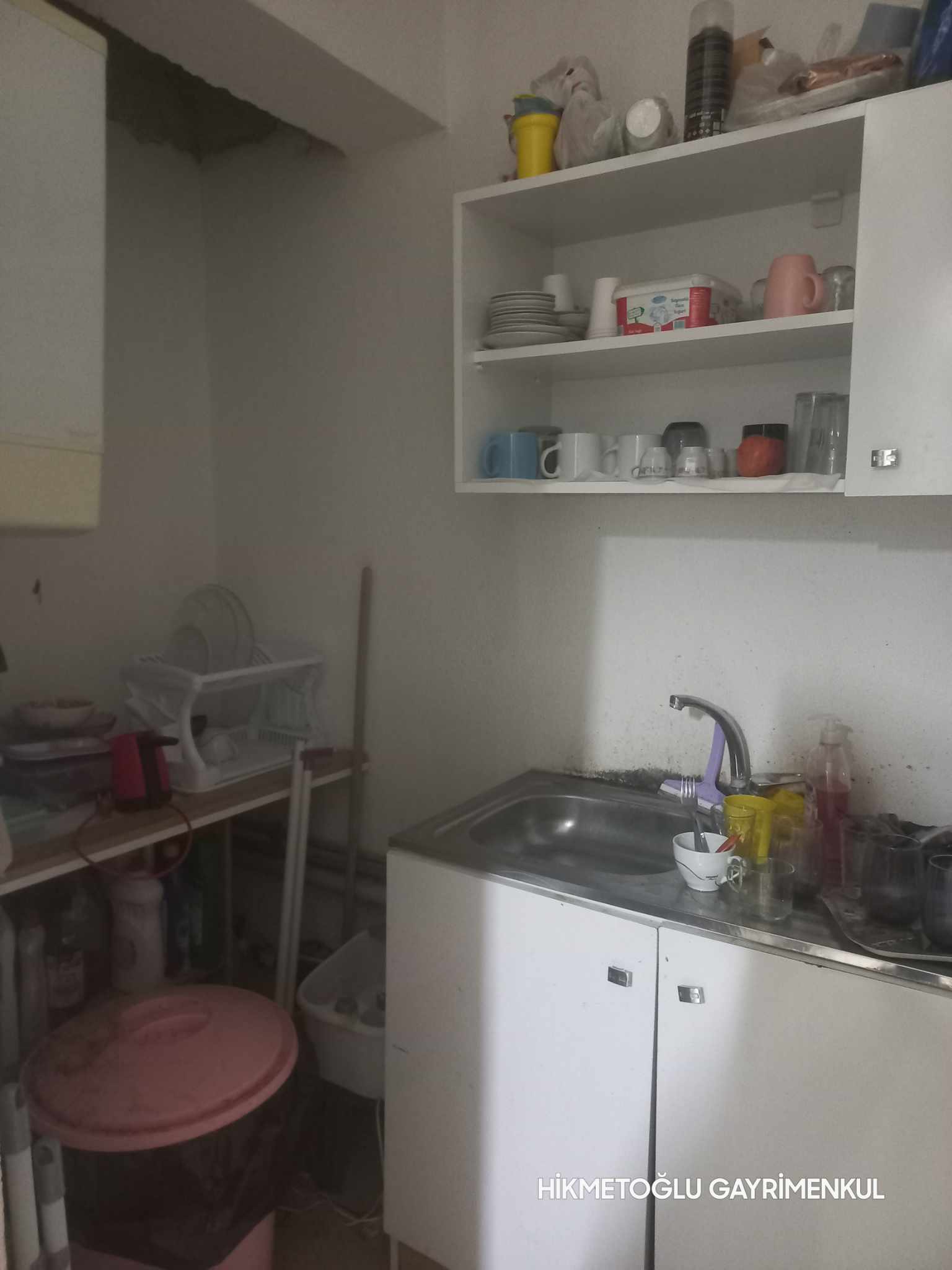 KARAHASANLI  MAHALLESİNDE SATILIK İŞYERLERİ 