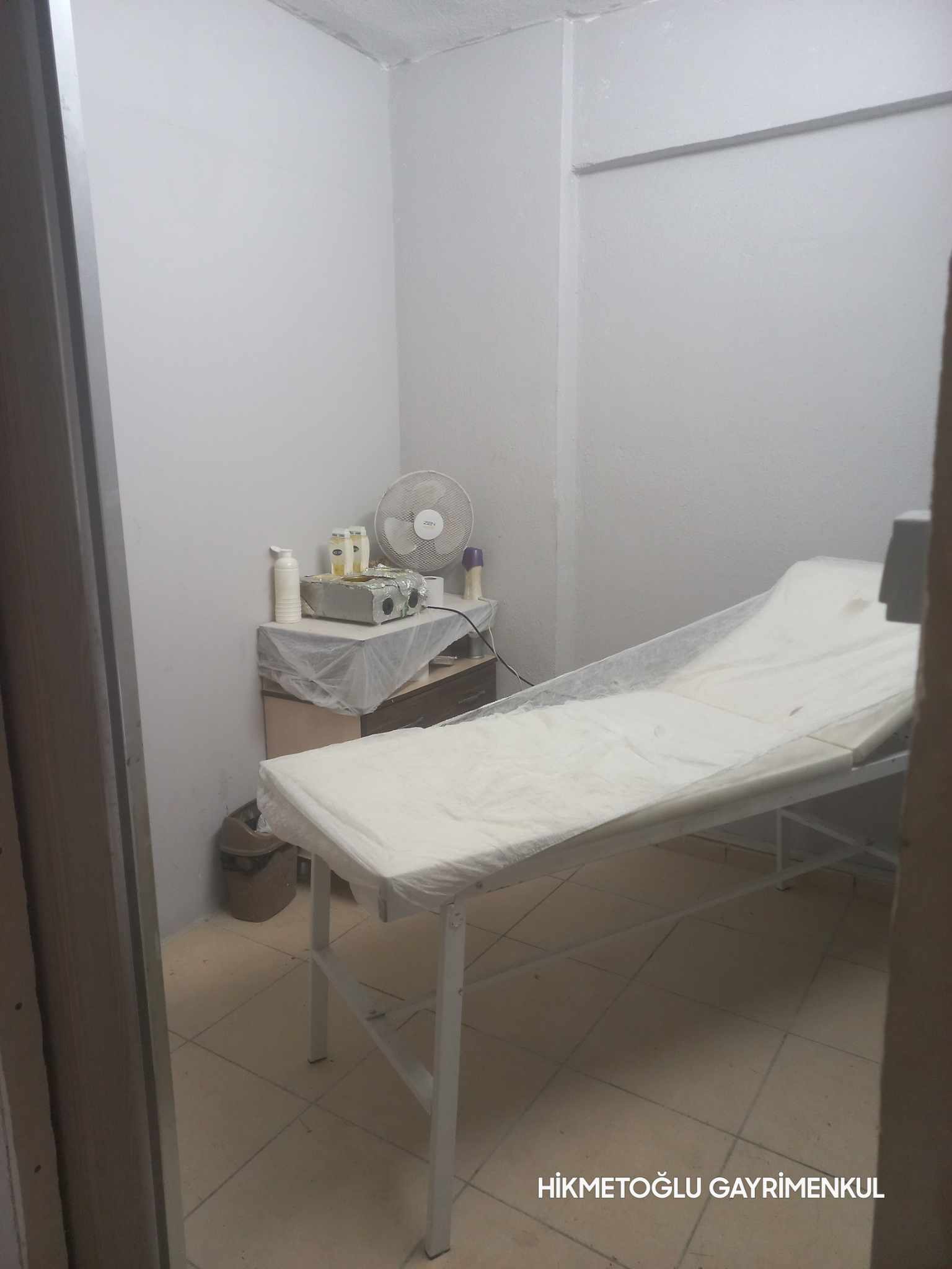 KARAHASANLI  MAHALLESİNDE SATILIK İŞYERLERİ 