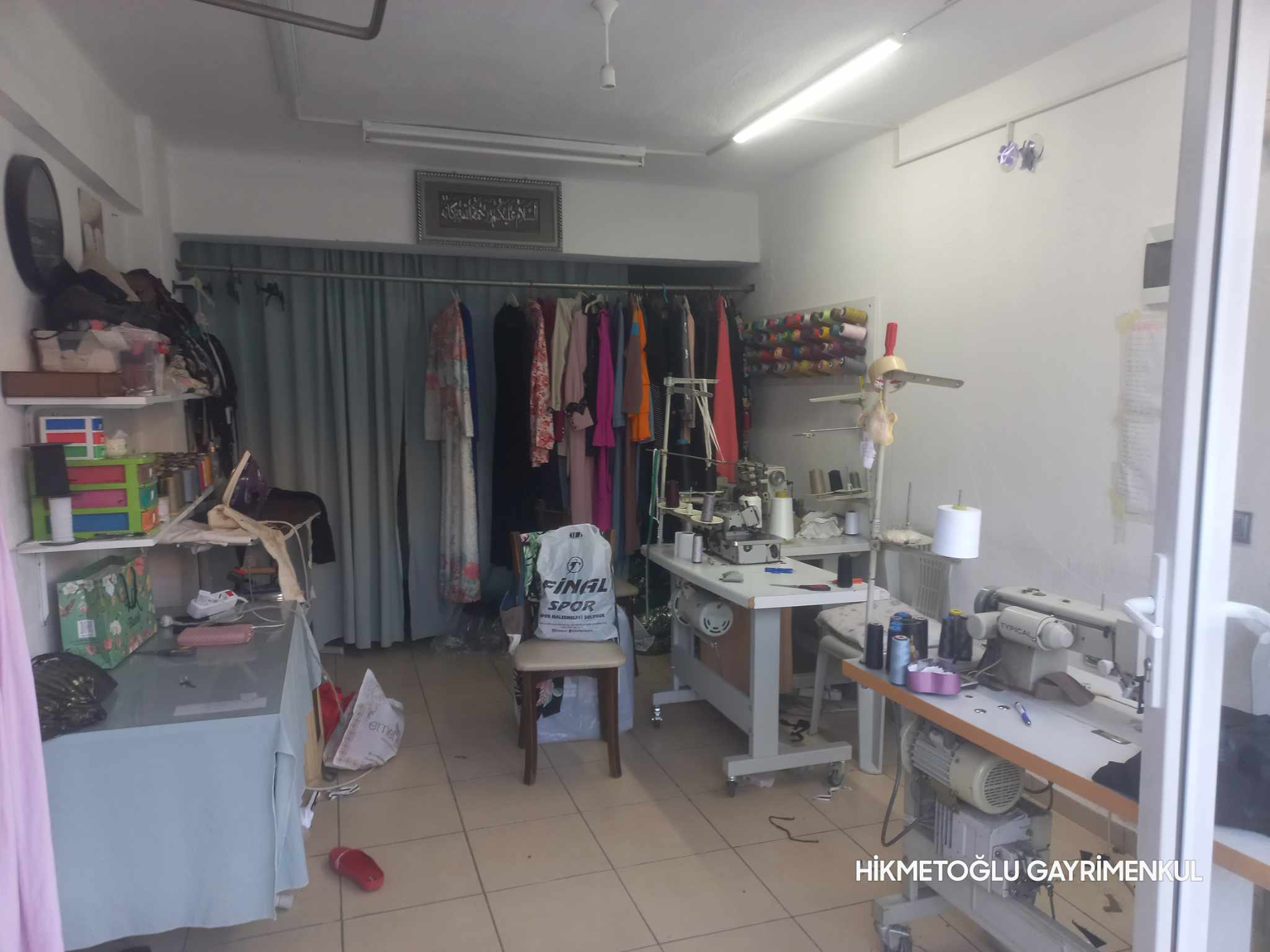 KARAHASANLI  MAHALLESİNDE SATILIK İŞYERLERİ 