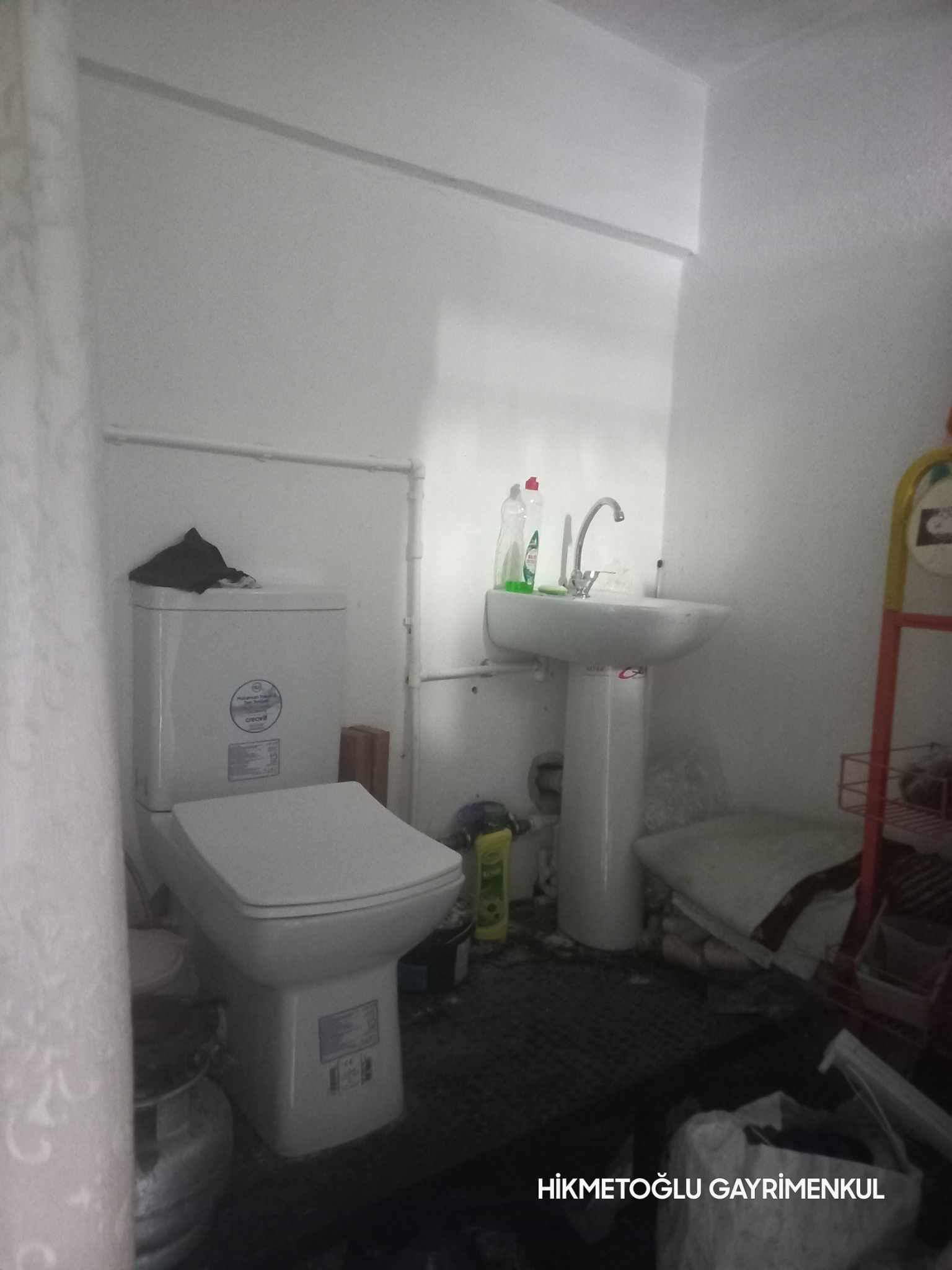 KARAHASANLI  MAHALLESİNDE SATILIK İŞYERLERİ 