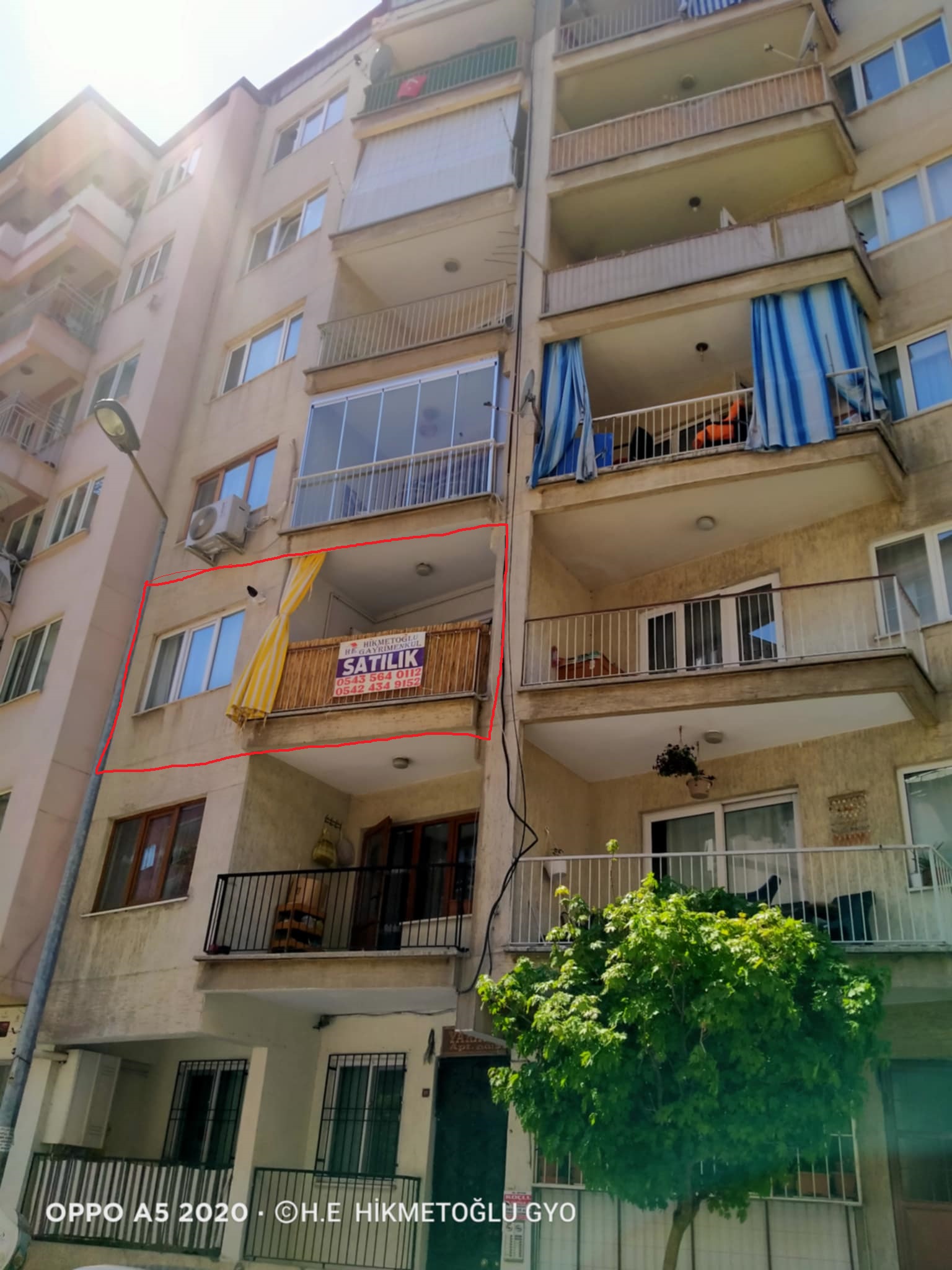HACIKAPLANLAR MAH. BARIŞ CADDESİNDE SATILIK DAİRE 