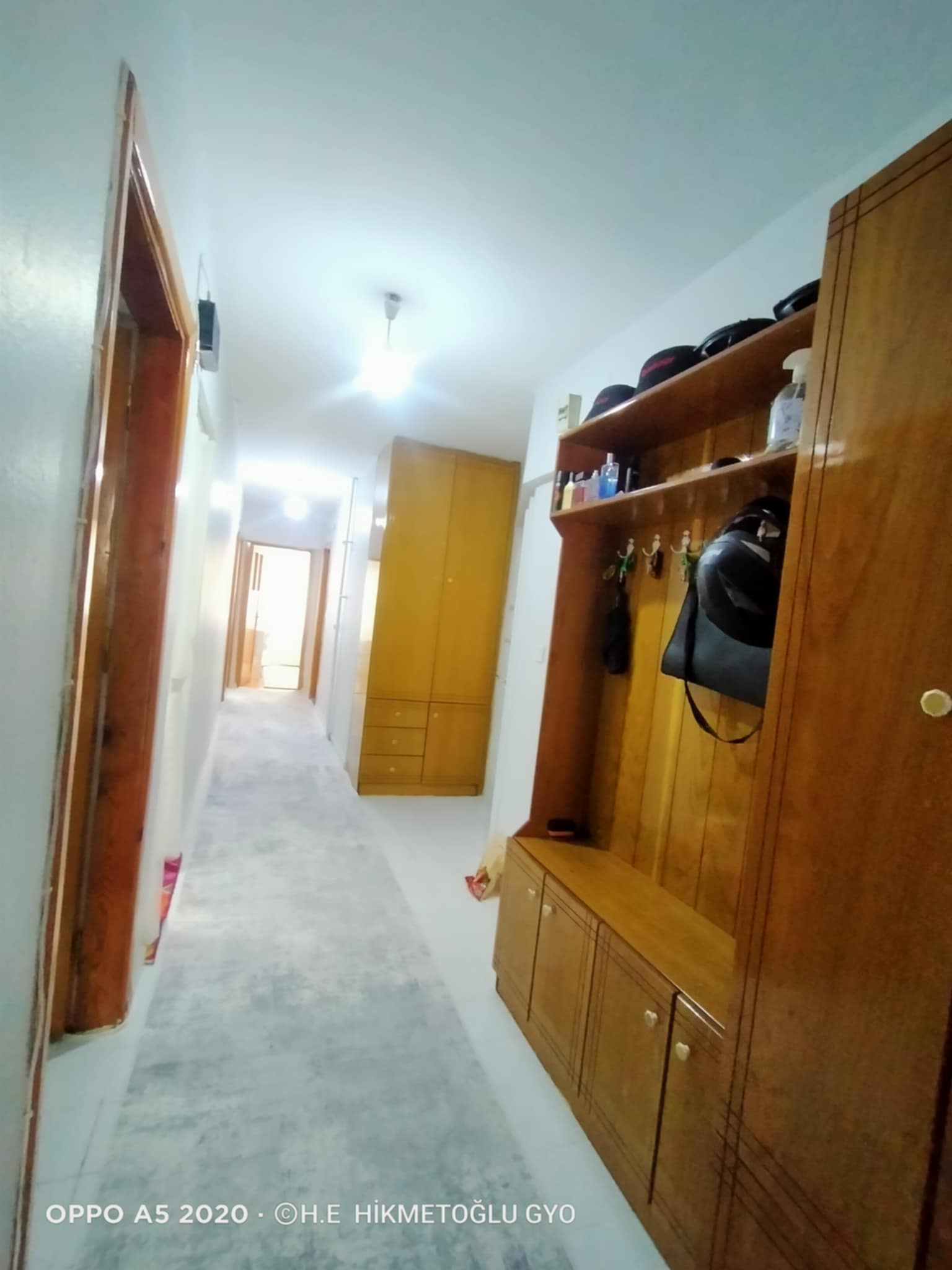 HACIKAPLANLAR MAH. BARIŞ CADDESİNDE SATILIK DAİRE 