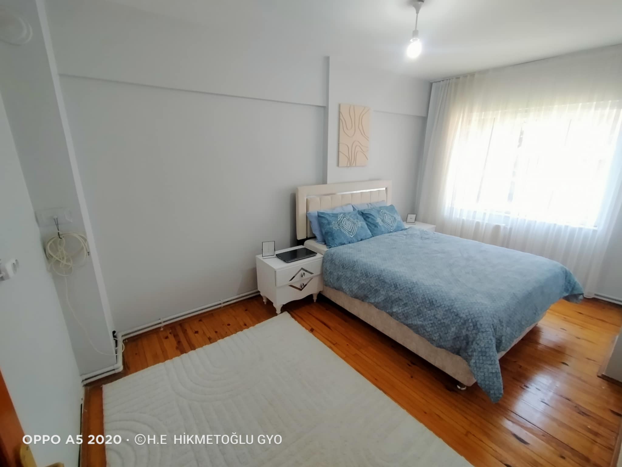 HACIKAPLANLAR MAH. BARIŞ CADDESİNDE SATILIK DAİRE 