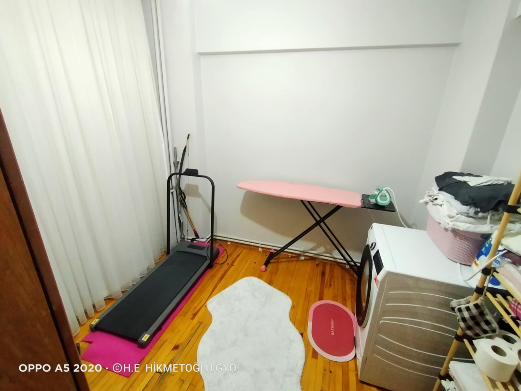 HACIKAPLANLAR MAH. BARIŞ CADDESİNDE SATILIK DAİRE 