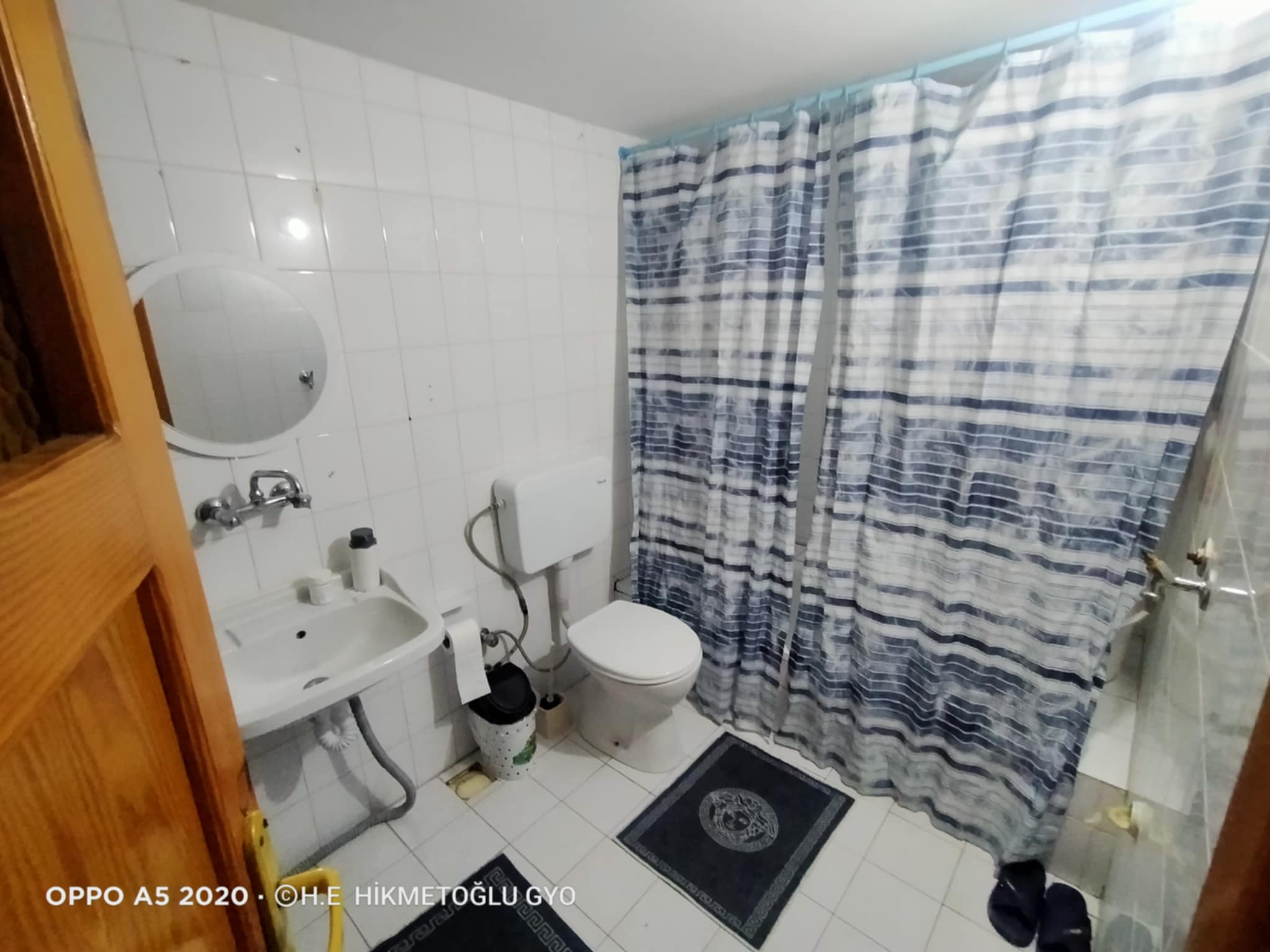 HACIKAPLANLAR MAH. BARIŞ CADDESİNDE SATILIK DAİRE 
