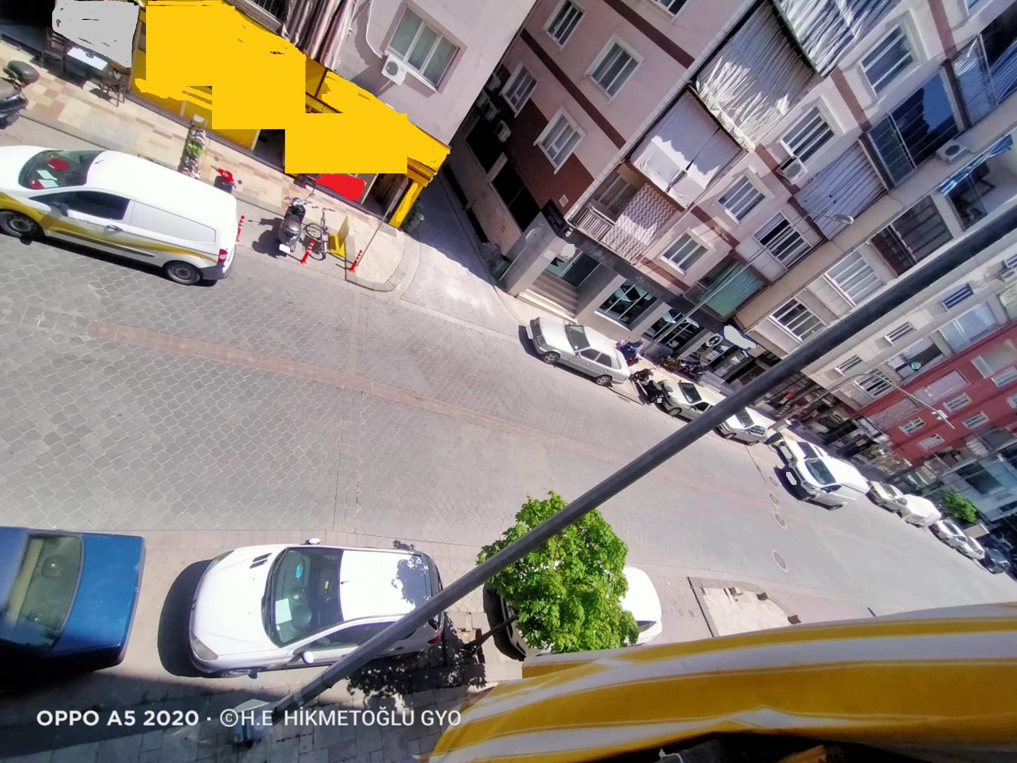 HACIKAPLANLAR MAH. BARIŞ CADDESİNDE SATILIK DAİRE 