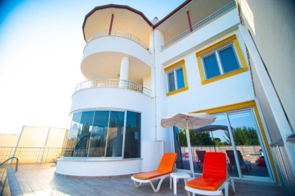ANTALYA KAŞ  ÇAVDIR MAHALLESİNDE SATILIK LÜKS  HAVUZLU VİLLA 