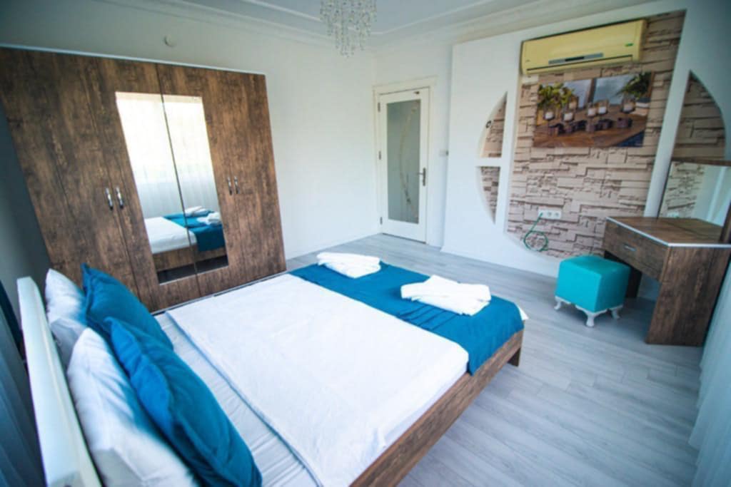 ANTALYA KAŞ  ÇAVDIR MAHALLESİNDE SATILIK LÜKS  HAVUZLU VİLLA 