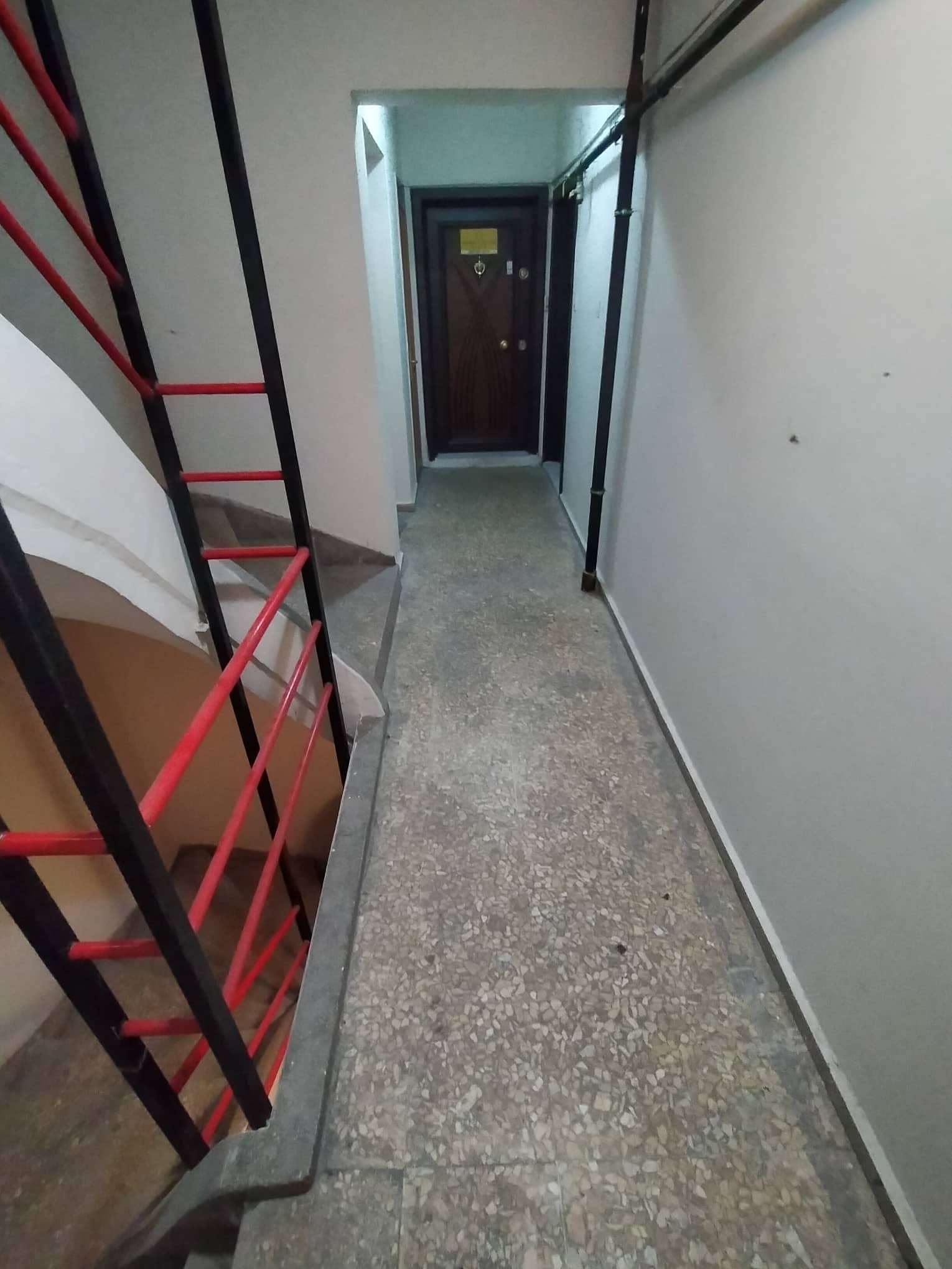 ÇINARDA SİNEMA SALON KARŞISI KİRALIK OFİS 
