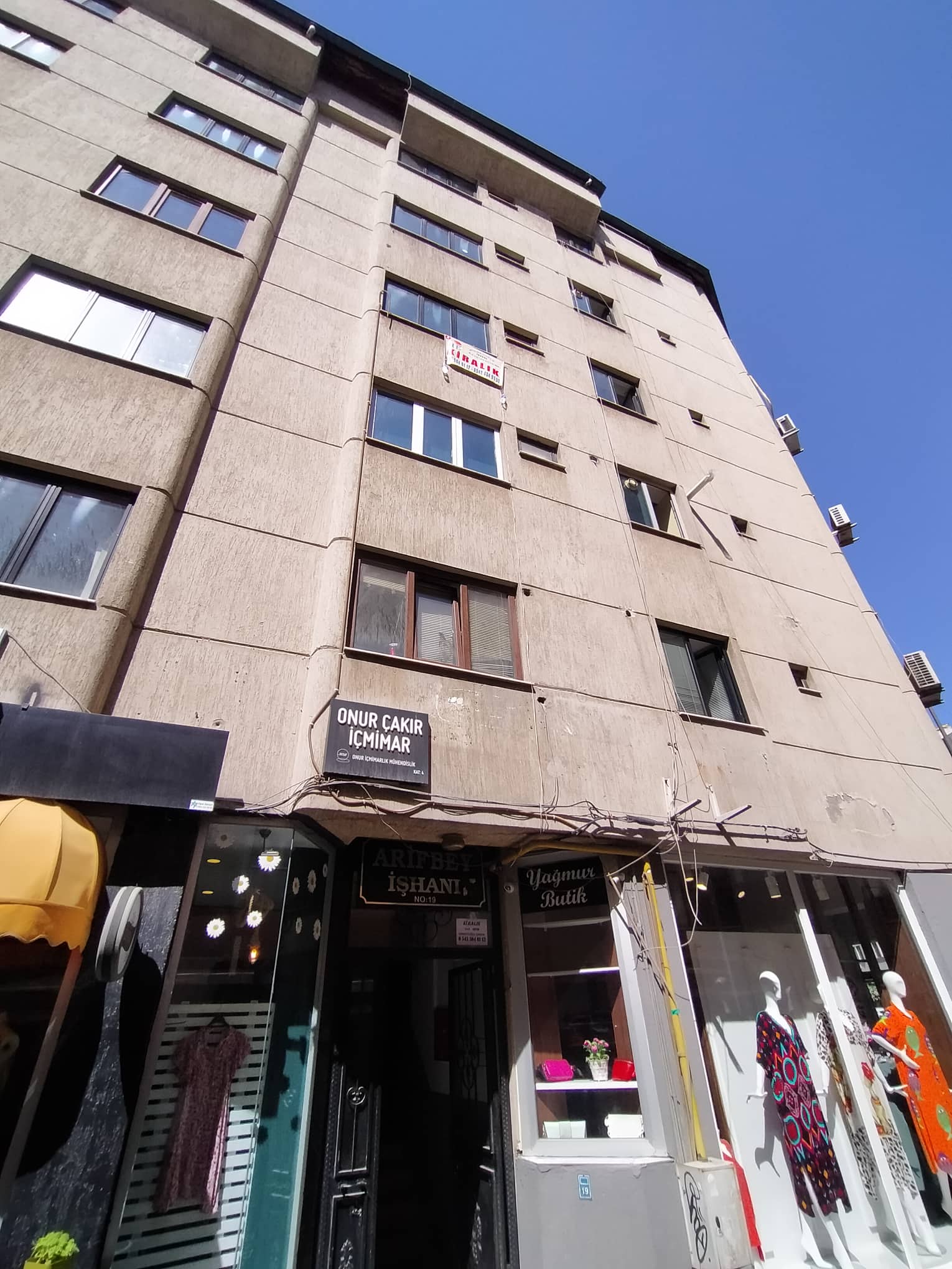 ÇINARDA SİNEMA SALON KARŞISI KİRALIK OFİS 