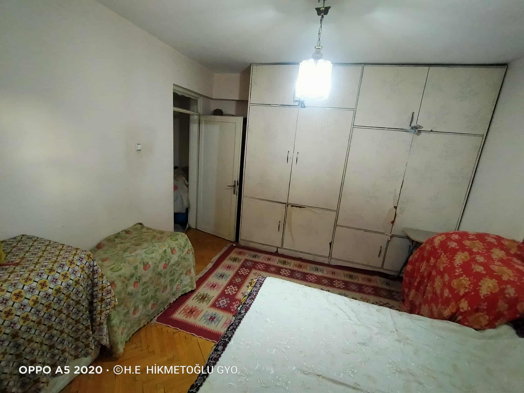 FESLEĞEN MAHALLESİNDE  İSTİKLAL CADDESİNDE SATILIK DAİRE 