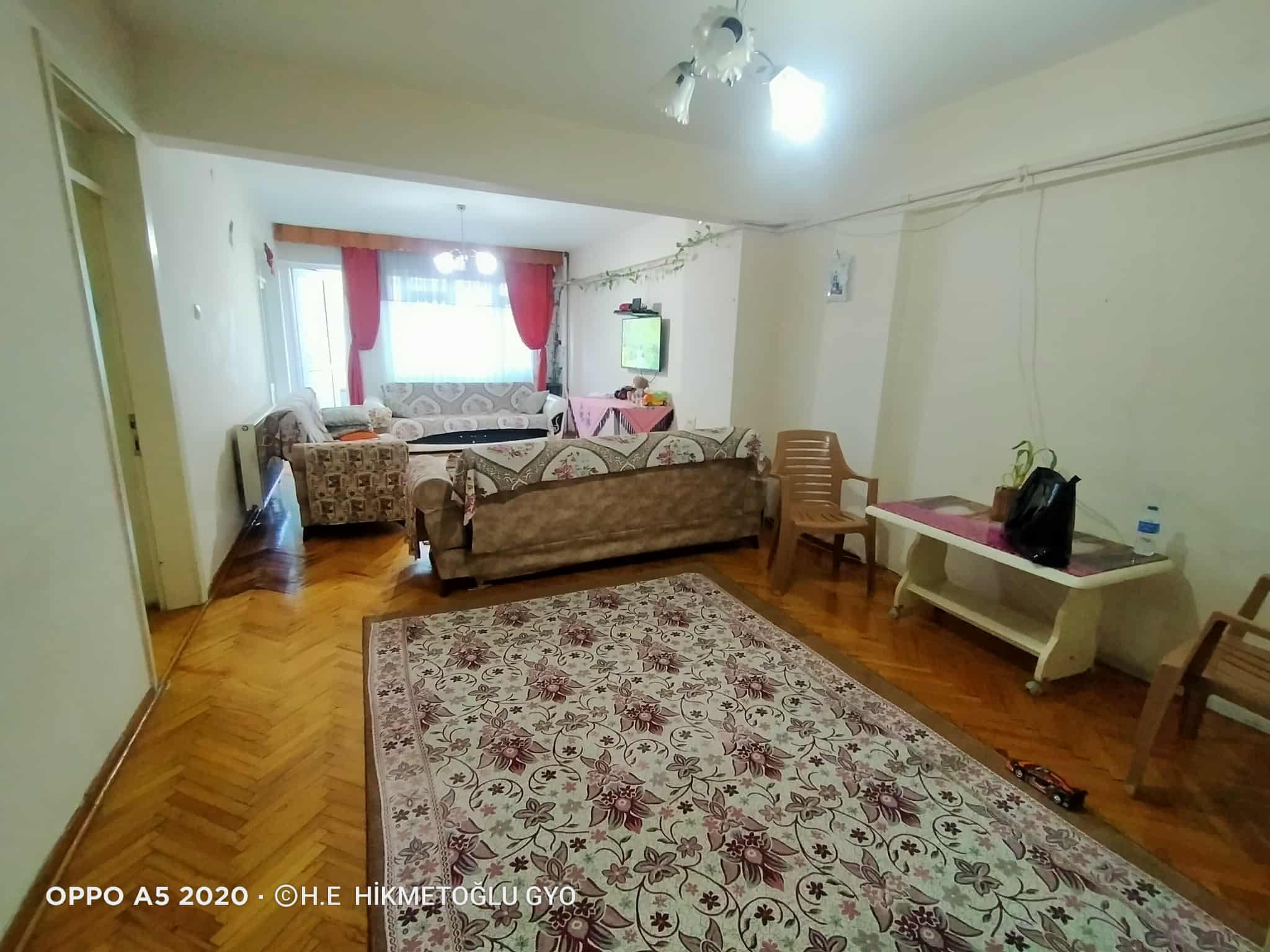 FESLEĞEN MAHALLESİNDE  İSTİKLAL CADDESİNDE SATILIK DAİRE 