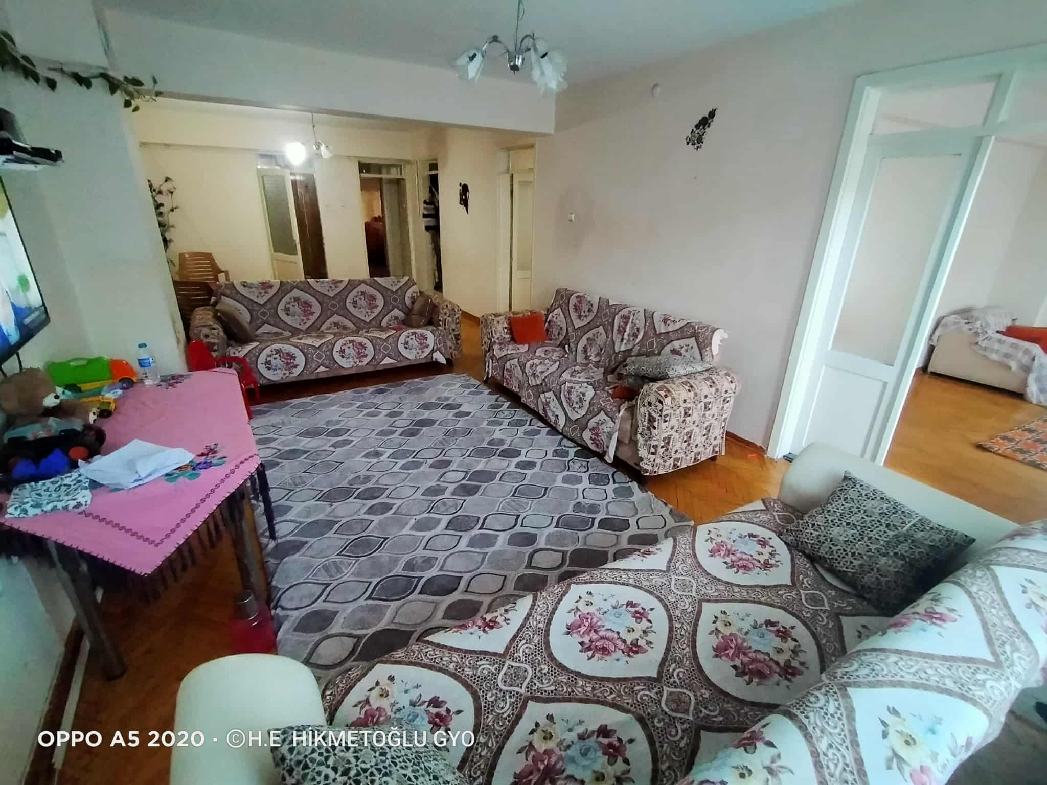 FESLEĞEN MAHALLESİNDE  İSTİKLAL CADDESİNDE SATILIK DAİRE 