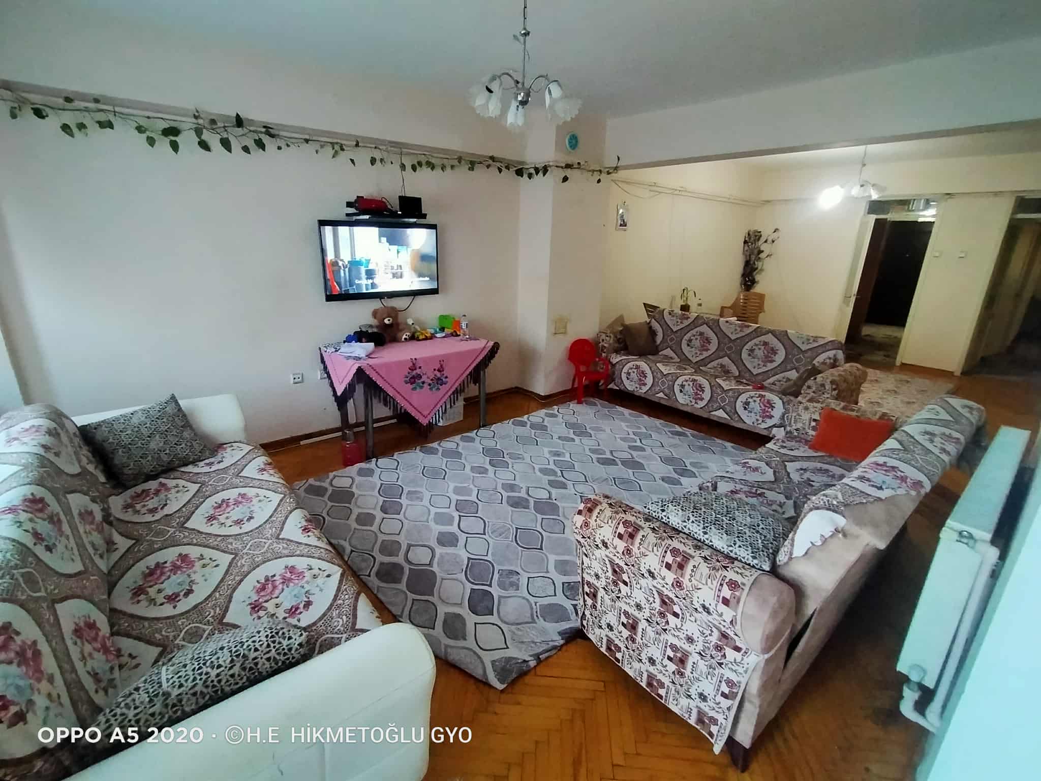 FESLEĞEN MAHALLESİNDE  İSTİKLAL CADDESİNDE SATILIK DAİRE 