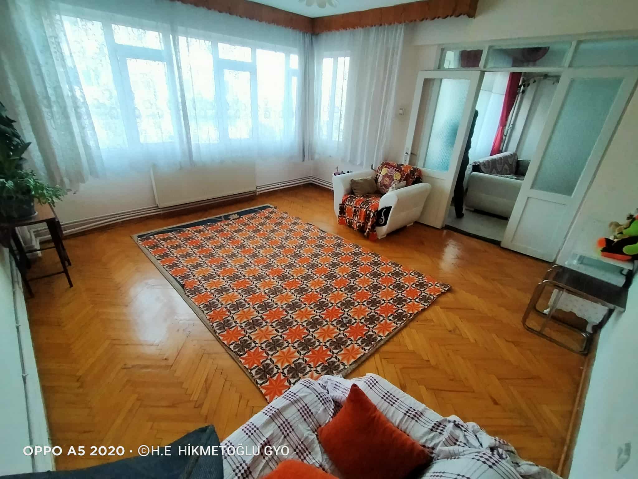 FESLEĞEN MAHALLESİNDE  İSTİKLAL CADDESİNDE SATILIK DAİRE 