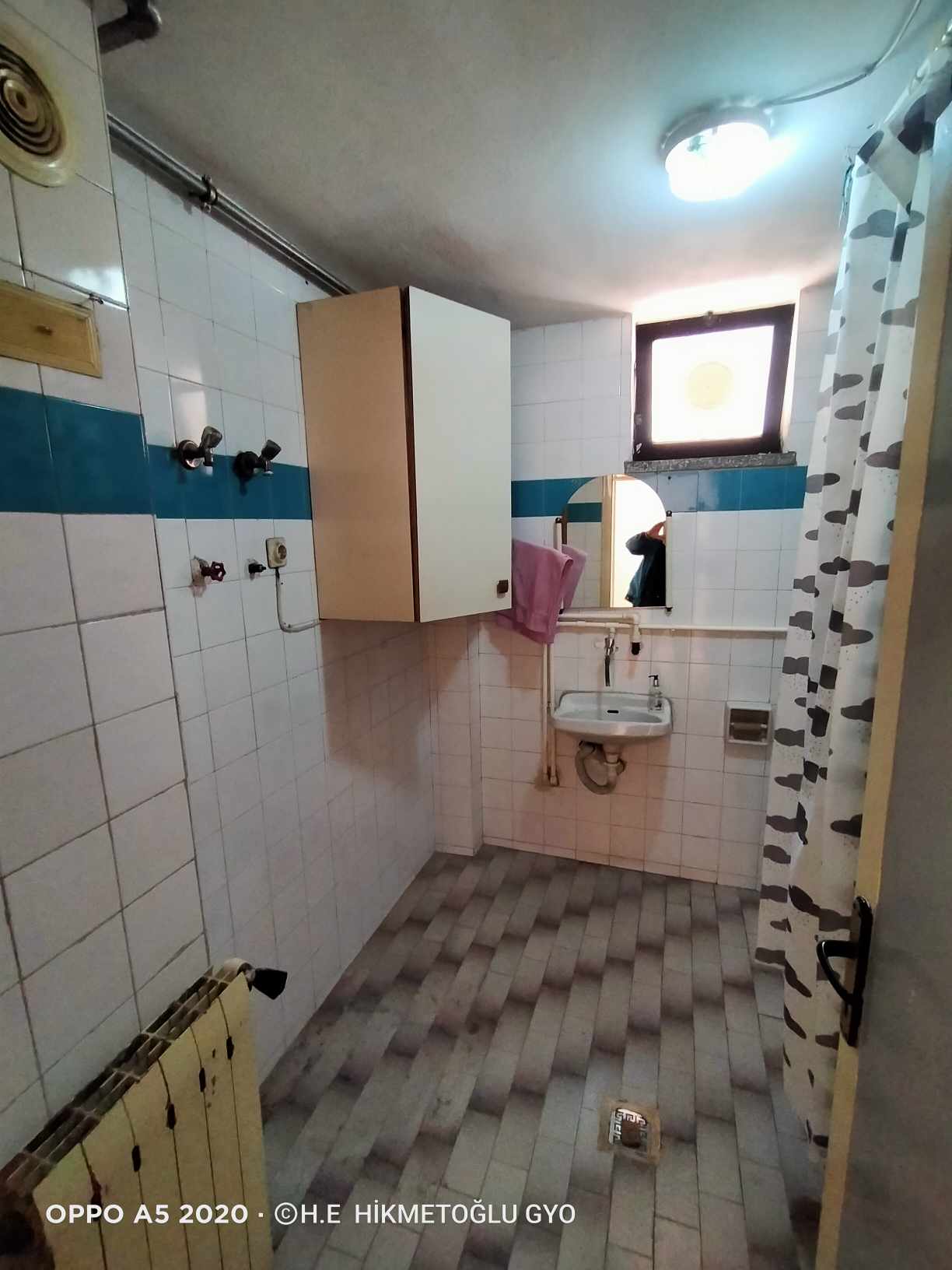 SIRAKAPILAR MAH. MERKEZ BANKASI ARKASI KİRALIK DAİRE 