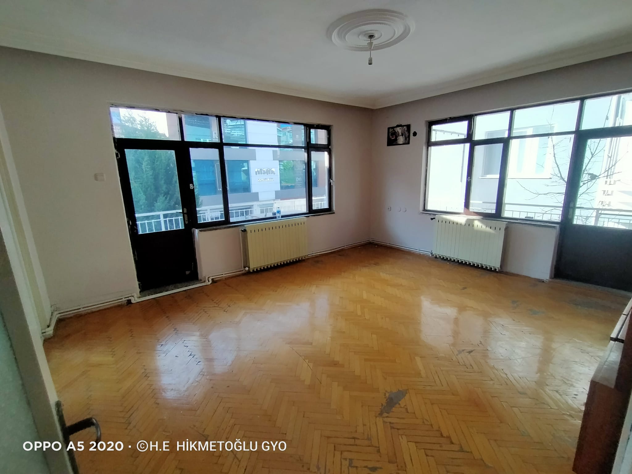 SIRAKAPILAR MAH. MERKEZ BANKASI ARKASI KİRALIK DAİRE 