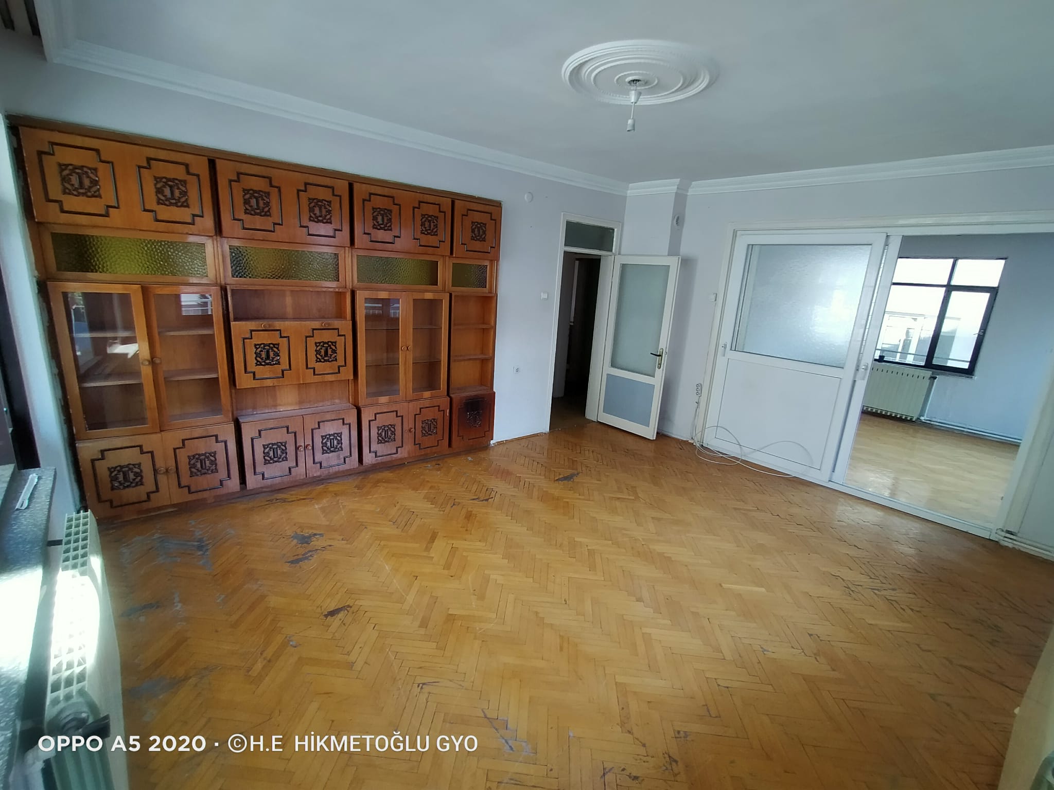 SIRAKAPILAR MAH. MERKEZ BANKASI ARKASI KİRALIK DAİRE 