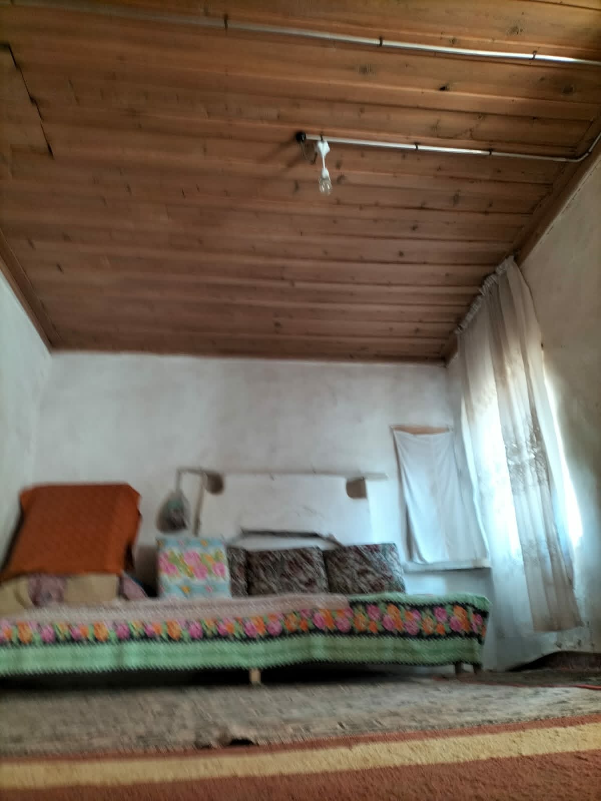 DENİZLİ GÜNEY İLÇESİ YENİKONAK MAHALLESİNDE  SATILIK  438 M2 ARSA İÇİNDE  EV 