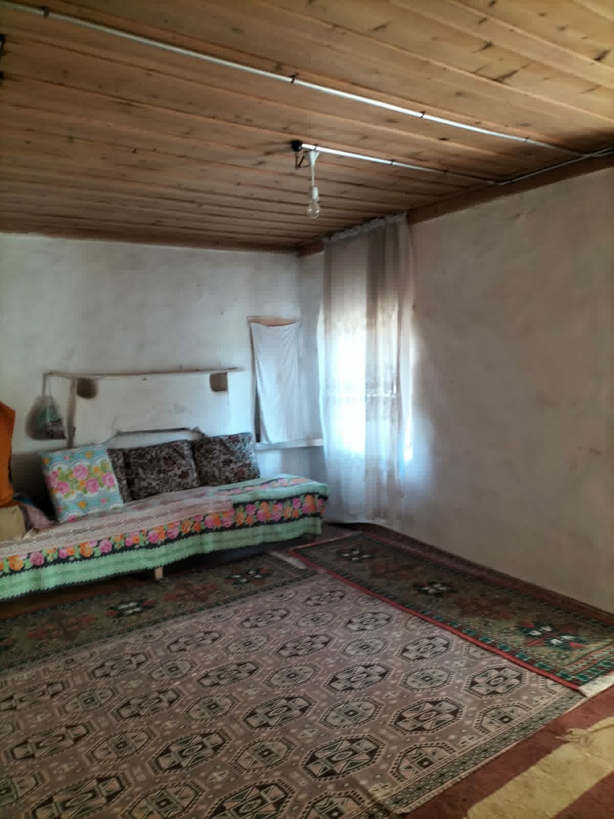 DENİZLİ GÜNEY İLÇESİ YENİKONAK MAHALLESİNDE  SATILIK  438 M2 ARSA İÇİNDE  EV 